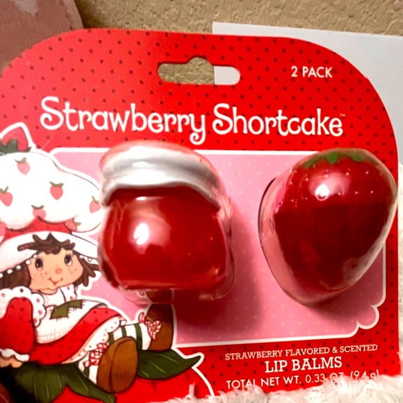 Strawberry Shortcake Strawberry Flavored and Scented Lip Balm Set - Picture 2 of 3